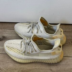 Adidas Yeezy Boost 350 V2 Box